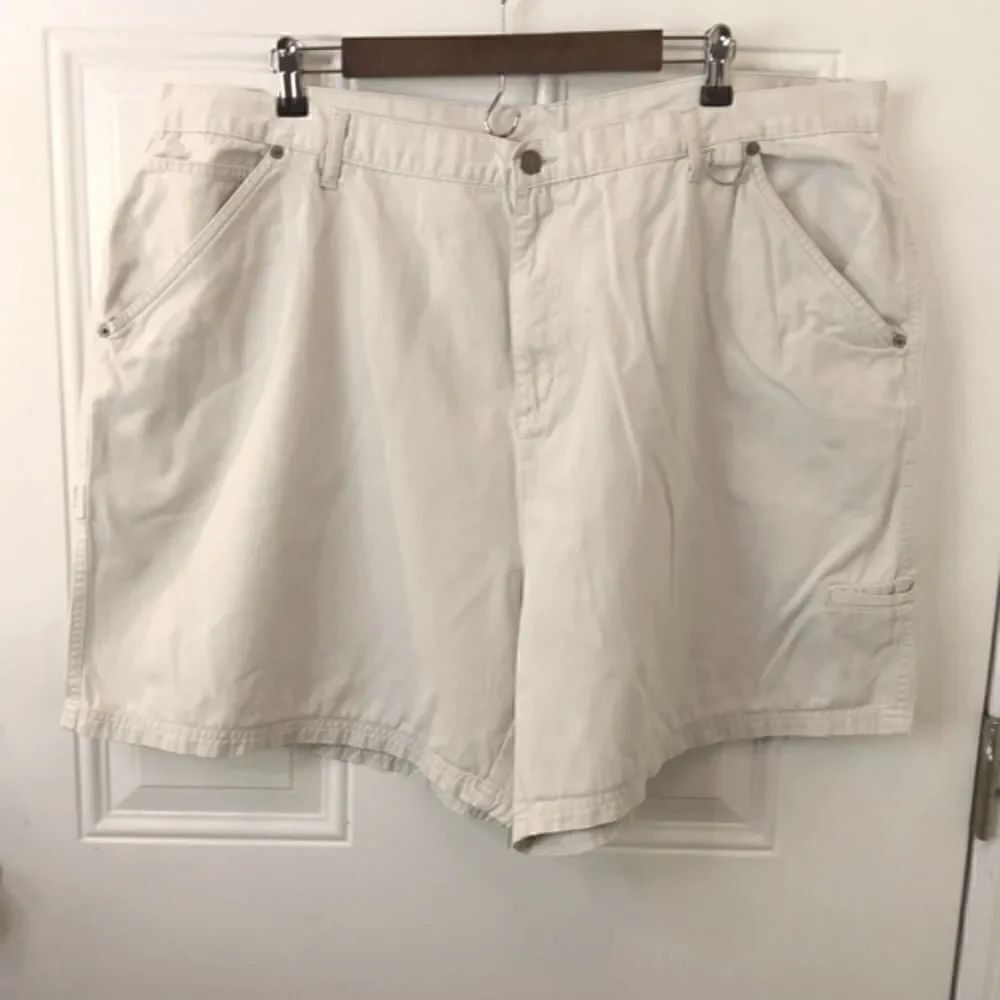 (3/$20) Bill Blass light khaki six pocket shorts